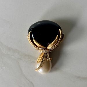 Vintage Designer Oscar de la Renta Black Glass Pearl Facet Crystal Dangle Brooch
